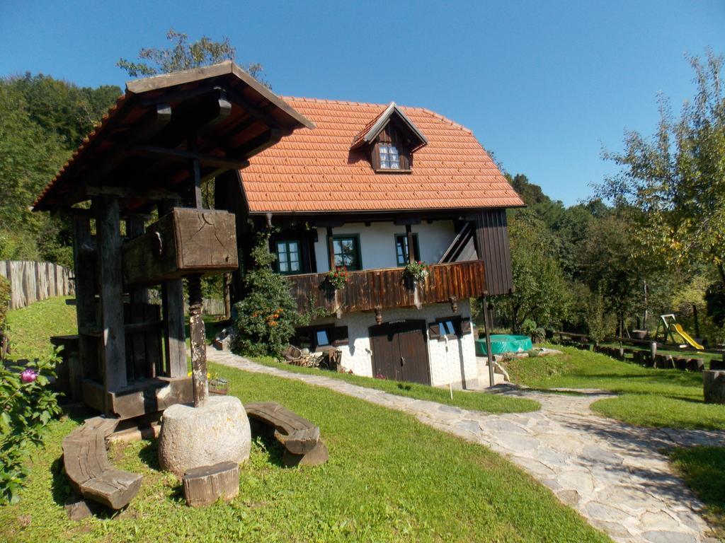 Apartmani Etno Kuca Pod Okicem Самобор Номер фото